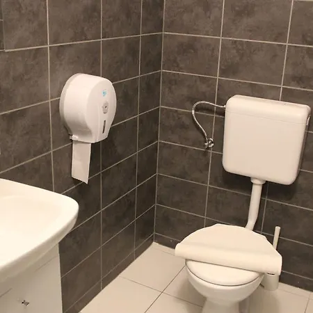 Goodmo House Хостел Будапешт