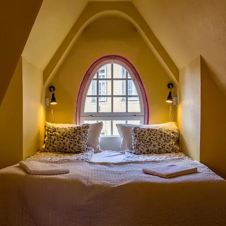Goodmo House