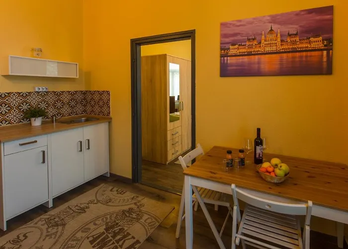 Goodmo House Hostel *