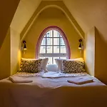 Goodmo House