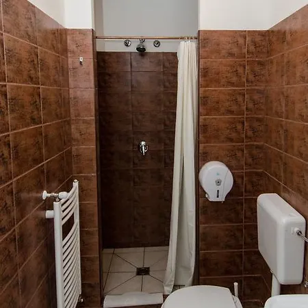 Hostal Goodmo House *