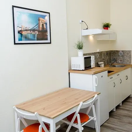 Goodmo House Hostel