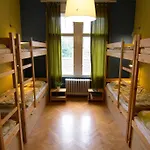 Goodmo House بيت شباب